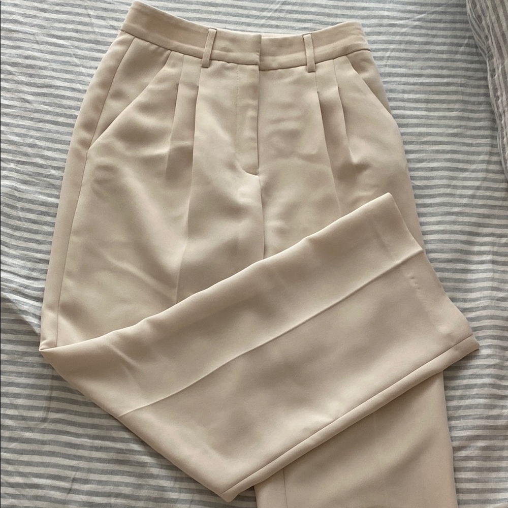 Gianni Bini Cream Pleated Women's Trousers
